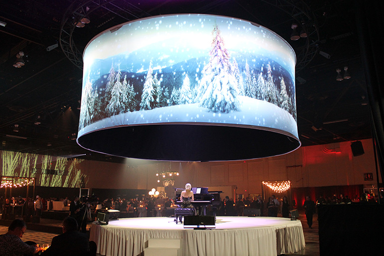 FMAV projected a holiday scene onto a circular projection surface to create a unique decor element.
