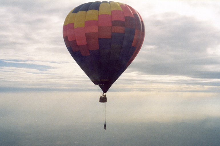 Scott Hammell Escape Strunt Hanging From Air Balloon