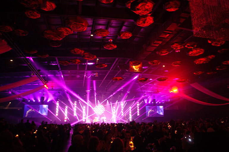 bb Blanc for the 2016 Honda of Canada Manufacturing Holiday Party production. Digital set using LED panels, circular LED panel display, moving light fixtures and custom graphics. Photo: The Taurus Group